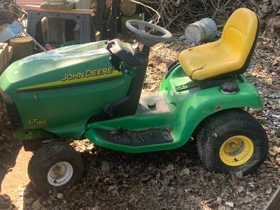 John Deere Lawn Tractor