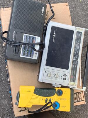 Electronics Lot - Boom Box / Radios