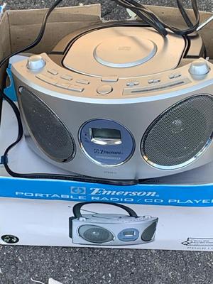 Electronics Lot - Boom Box / Radios