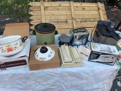 Kitchen / Household Appliances Lot Crock Pot Toaster Iron Deep Fat Fryer