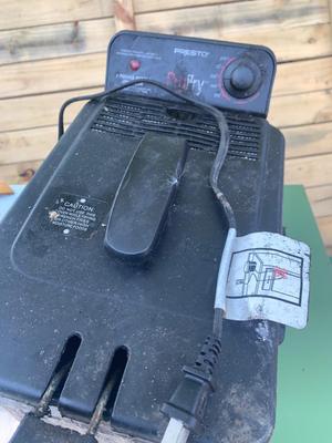 Kitchen / Household Appliances Lot Crock Pot Toaster Iron Deep Fat Fryer