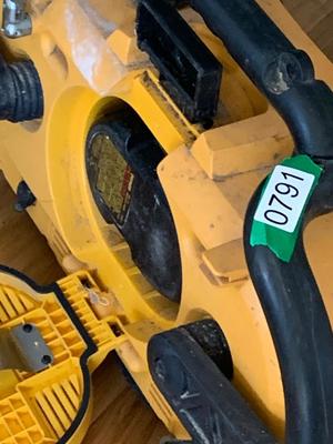 DeWalt Battery Pack Job Site Tough Radio