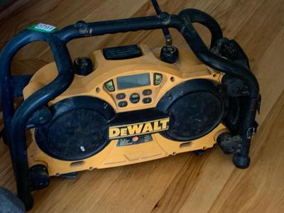 DeWalt Battery Pack Job Site Tough Radio