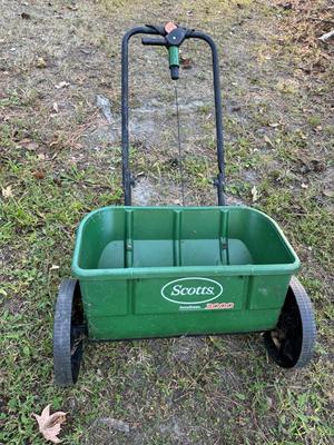 Scotts Accugreen 3000 Spreader