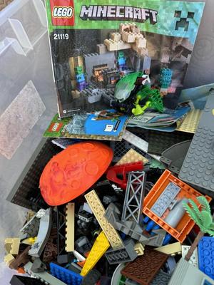 LEGOs - Huge 66 Quart - Minecraft / Mixed