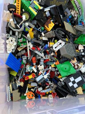LEGOs - Huge 66 Quart - Minecraft / Mixed