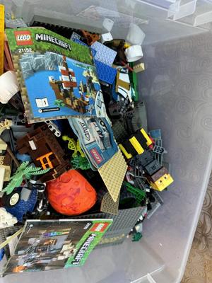 LEGOs - Huge 66 Quart - Minecraft / Mixed