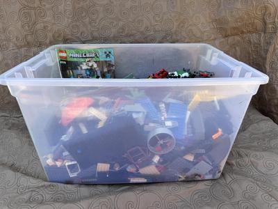 LEGOs - Huge 66 Quart - Minecraft / Mixed