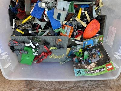 LEGOs - Huge 66 Quart - Minecraft / Mixed