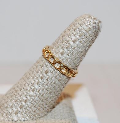 Size 7 Gold Tone Infinity-Style Ring with a Chain Link Band (1.4g)