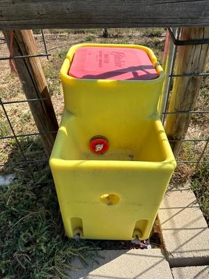 RITCHIE 100/150 LIVESTOCK WATER FOUNTAIN