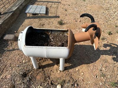 STEEL STEER FLOWER POT