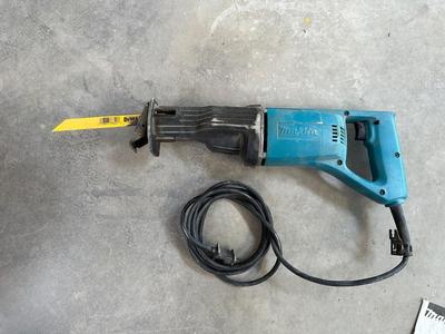 CRAFTSMAN ROUTER & A MAKITA SAWZ ALL