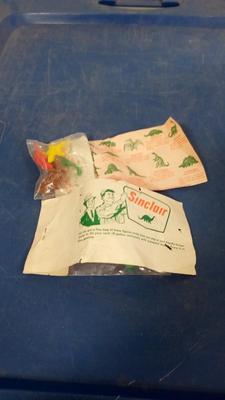 LOT 177 TWO OLD SINCLAIR PACKS OF DINASOR
