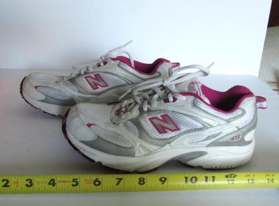 Woman's New Balance Walking Shoes, 8 1/2
