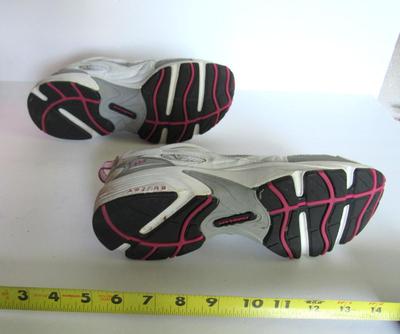 Woman's New Balance Walking Shoes, 8 1/2