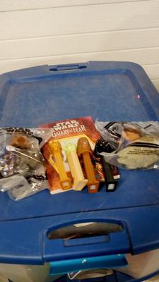 LOT 192 LOT OF STAR WARS ITEMS