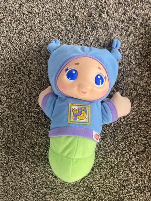 2 CABBAGE PATCH KIDS AND A CUTE LITTLE LULLABY GLOW WORM WITH TINKER BELL PILLOW