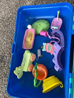 LITTLEST PET SHOP ANIMALS AND ACCESSORIES