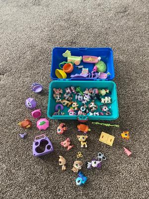 LITTLEST PET SHOP ANIMALS AND ACCESSORIES