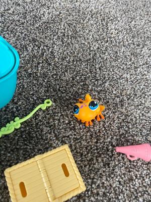 LITTLEST PET SHOP ANIMALS AND ACCESSORIES