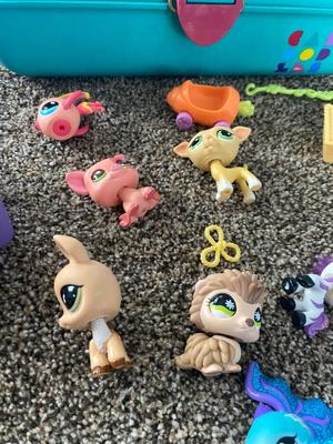 LITTLEST PET SHOP ANIMALS AND ACCESSORIES