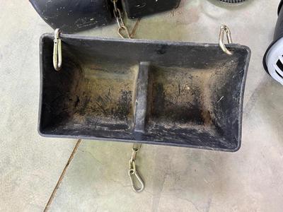 HEAT LAMP AND 2 FENCE FEEDERS