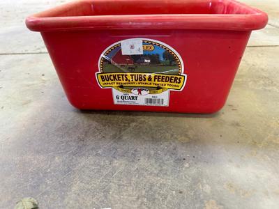 HEAT LAMPS AND FENCE FEEDERS