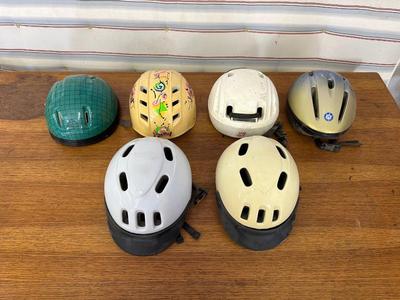 SNOW SLEDS AND HELMETS