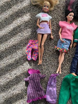 KEN AND BARBIES