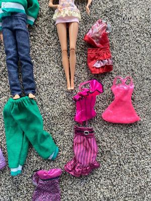 KEN AND BARBIES