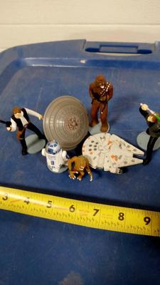 LOT 204 STAR WARS FIGURE LOT