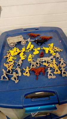 LOT 205 MARX WESTERN PLAYSET