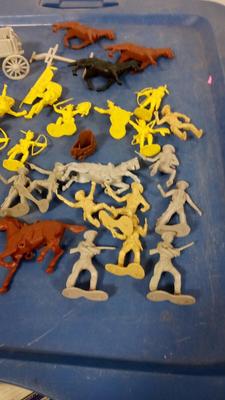 LOT 205 MARX WESTERN PLAYSET