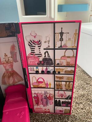 BARBIES BED & BEACH CRUISER, ALONG WITH CLOSET AND FASHION ACCESSORIES