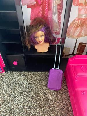 BARBIES BED & BEACH CRUISER, ALONG WITH CLOSET AND FASHION ACCESSORIES