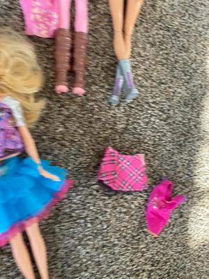 PASTEL HAIR BARBIES AND EXTRA CLOTHES