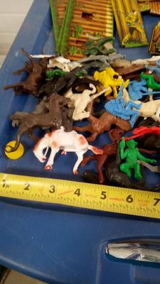 LOT 206 OLD FORT DAVY CROCKETT PLAYSET