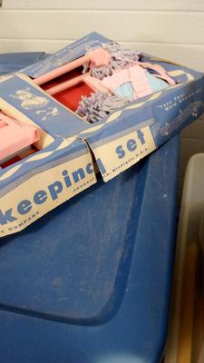 LOT 209 OLD SUSY GOOSE HOUSEKEEPING SET