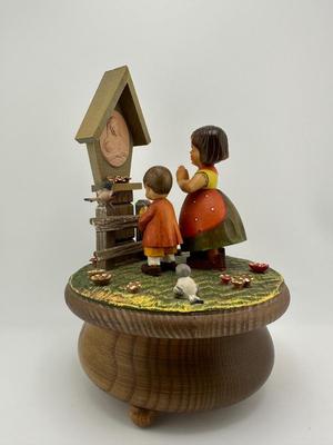 THORENS Revolving Music Box - Plays Ave Maria Gounod
