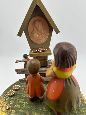 THORENS Revolving Music Box - Plays Ave Maria Gounod