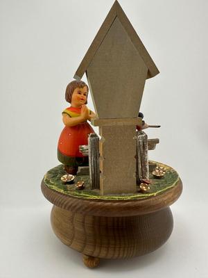 THORENS Revolving Music Box - Plays Ave Maria Gounod