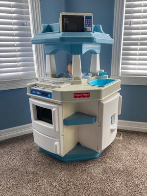 FISHER-PRICE KITCHEN WITH A CABBAGE PATCH KID