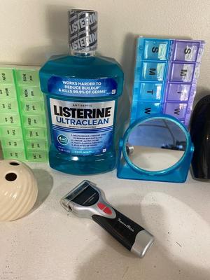 NORELCO S5290 ELECTRIC RAZOR, REVLON HAIR DRYER & OTHER PERSONAL CARE ITEMS