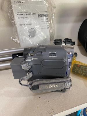 SONY HANDYCAM DCR-HC42 AN TRIPOD