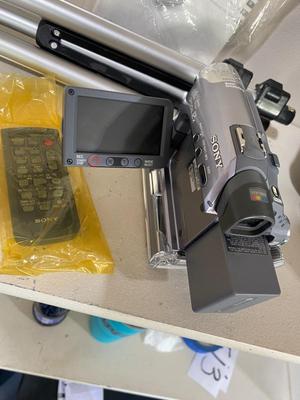 SONY HANDYCAM DCR-HC42 AN TRIPOD