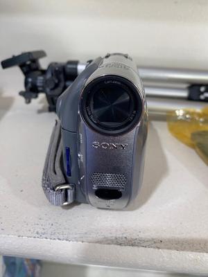SONY HANDYCAM DCR-HC42 AN TRIPOD