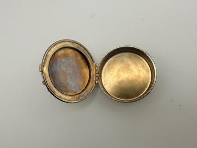 Vintage Portable Purse Ashtray (See Details)