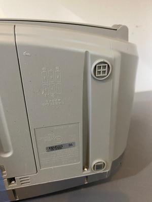 NICE LITTLE SONY AM/FM BOOM BOX RADIO WITH CD AND CASSETTE PLAYER