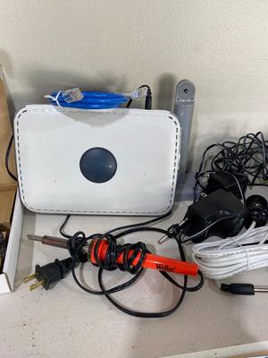 ELECTRONICS LOT-NETGEAR ROUTER, D-LINK, RCA ADAPTERS & OTHER LIKE ITEMS